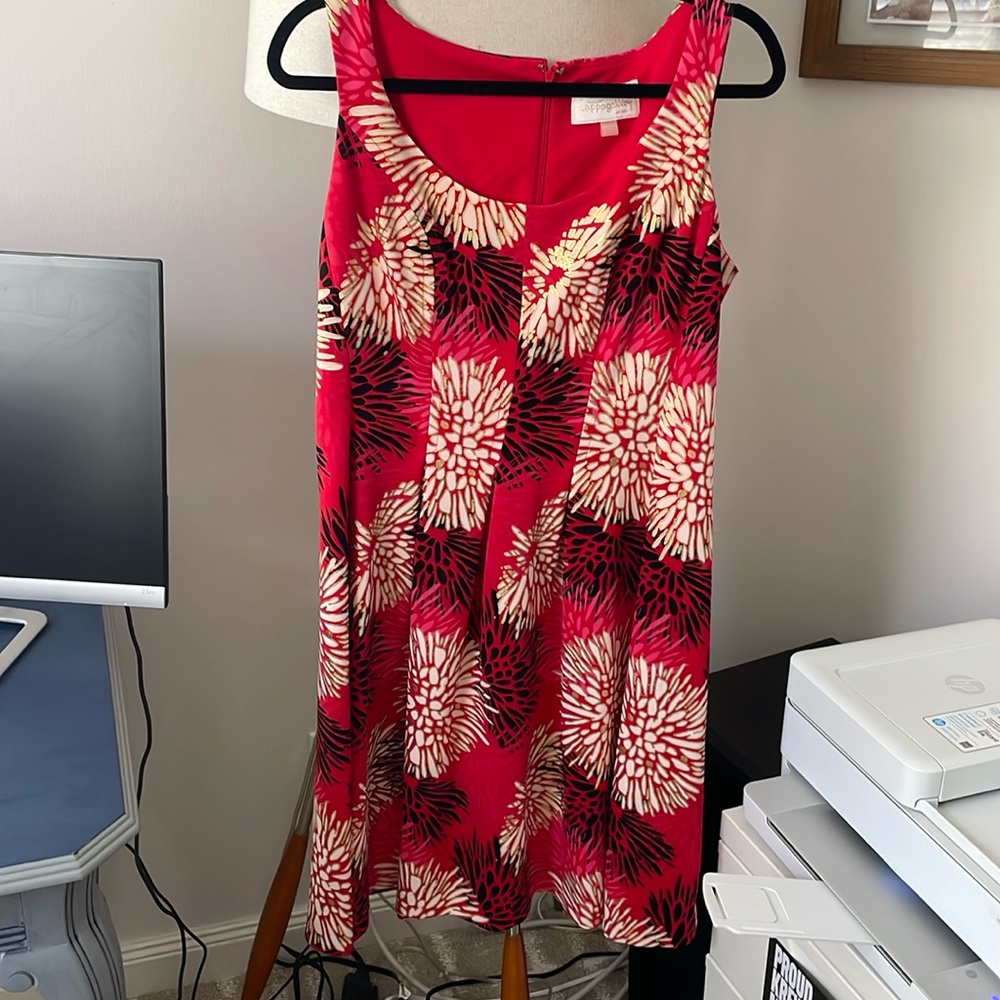 Beautiful & Festive Dress!  Perfect For Holidays.  Size 10.  Metallic Gold